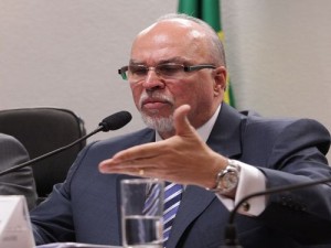 O ministro das Cidades Mário Negromonte