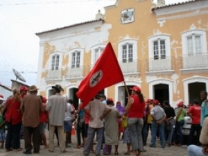 Em Penedo, protesto ocorreu na porta da prefeitura
