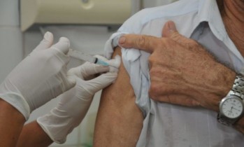 Proposta de Macário vai permitir imunizar idosos em suas próprias residências