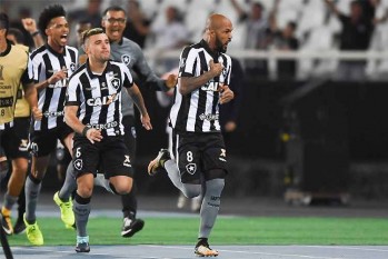 Botafogo abriu o placar de forma fulminante, com Bruno Silva, e ampliou logo depois para garantir va