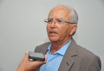 Prefeito Luiz de Deus (PSD). 
