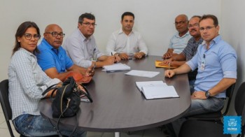 Governo Municipal se reúne com EMBASA para planejamento de obras de sistemas simplificados de abast