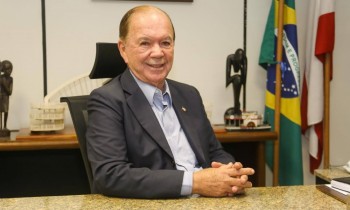 O vice-governador João Leão