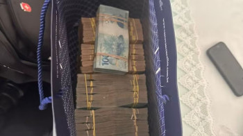 Francisco Nascimento atirou uma bolsa de dinheiro vivo pela janela de sua residência no momento da 