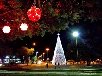 A população não poupou elogios a iluminação natalina deste ano.