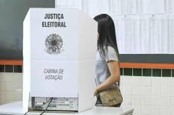 Veja a lista completa com nomes, partidos e números de urna dos candidatos a prefeito e vereador.