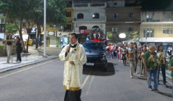 Procissão de Santa Rita de Cássia pelas ruas do centro de PA. 