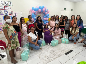 Futuras mamães compartilham vivências e recebem orientações durante encontro especial