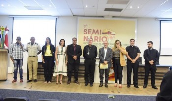 Políticos presentes ao seminário da Diocese de Paulo Afonso. 