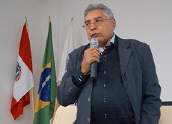 Professor e escritor Antônio Galdino faz palestra no San Marino Hotel